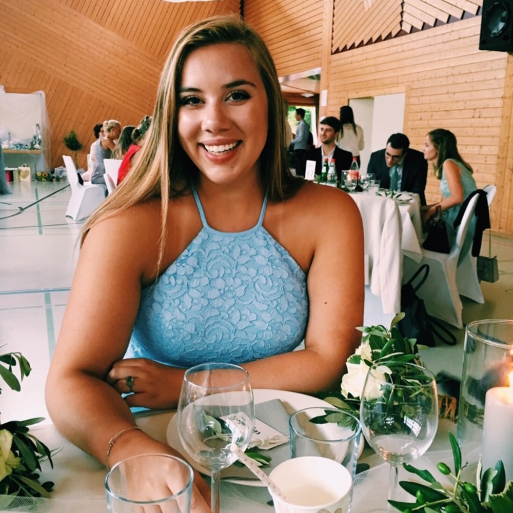 Meet your Posher, Elizabeth